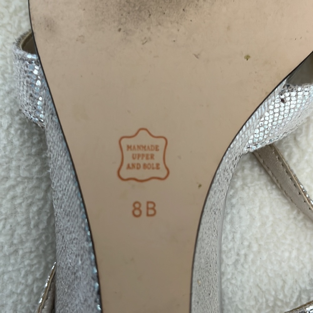 Caparrós silver size 8B women’s wedge heel shoe, barely worn, in good co… - Picture 7 of 8